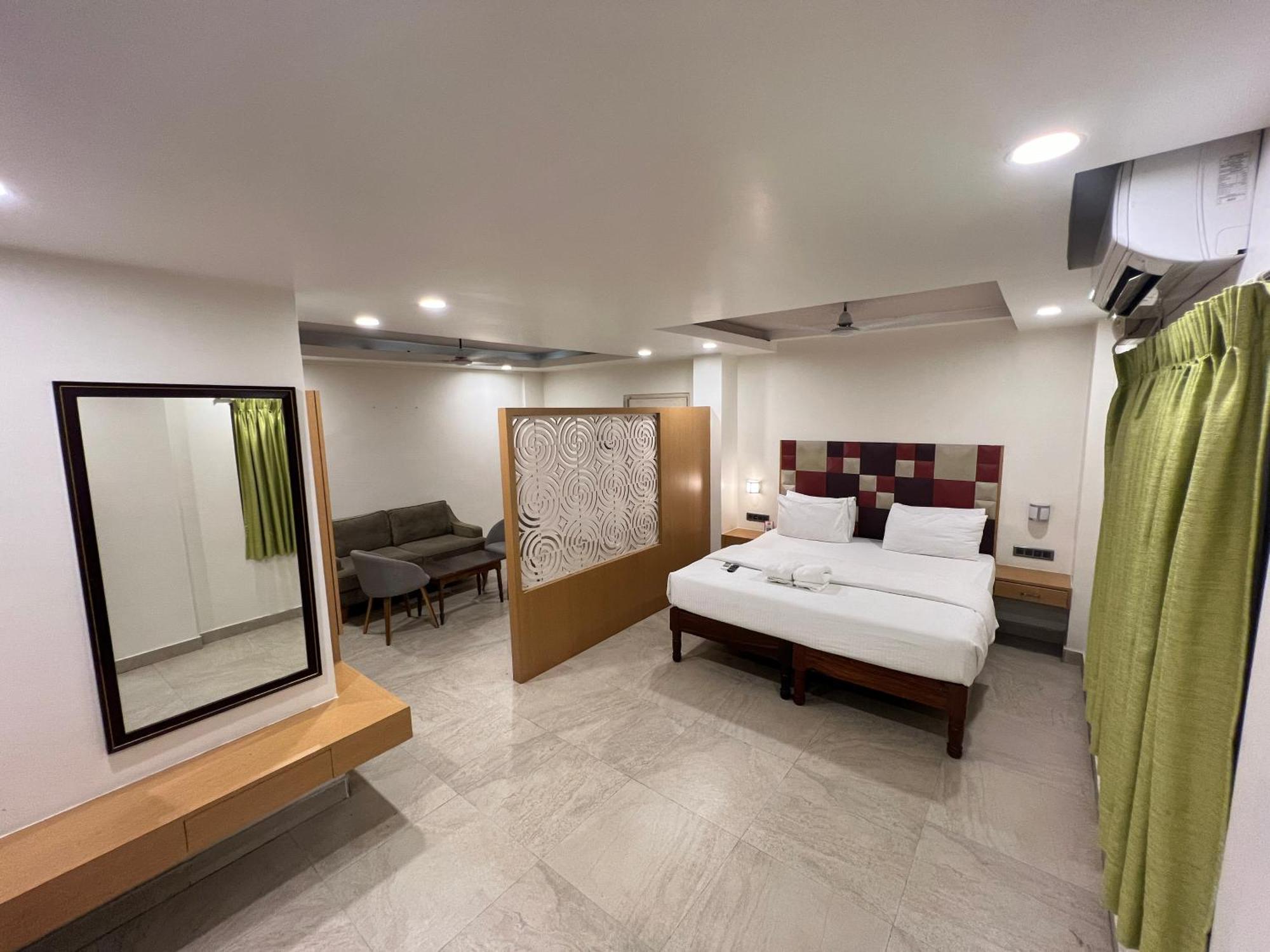 Hotel Diviyum Manor Port Blair Exterior foto